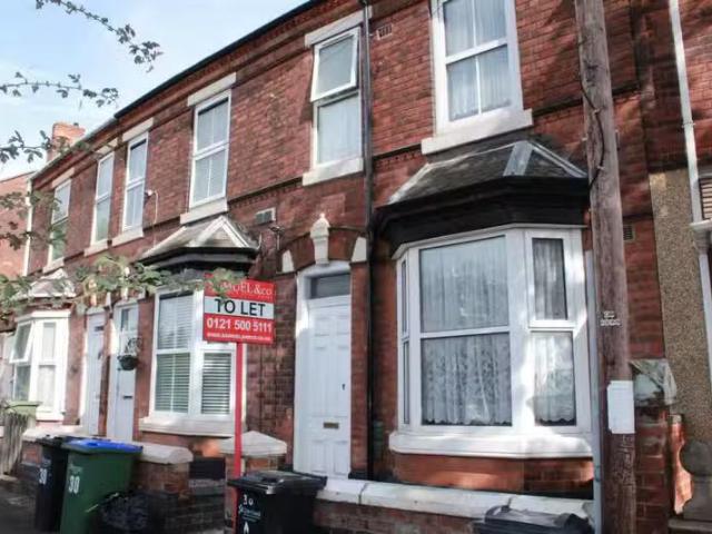 Deal! 1 BA 2 bedroom terraced house for rent in Trinity Road N.