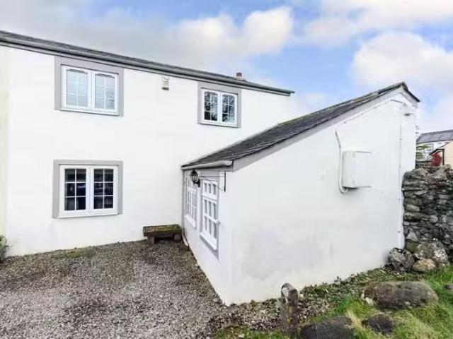 Nice 1 BA 3 bedroom cottage for rent in Cragg Cottages, Deansc.