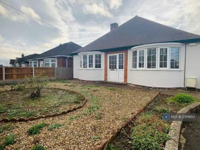 Unique 1 BA 3 bedroom bungalow for rent in Stonehill Rise, Don.