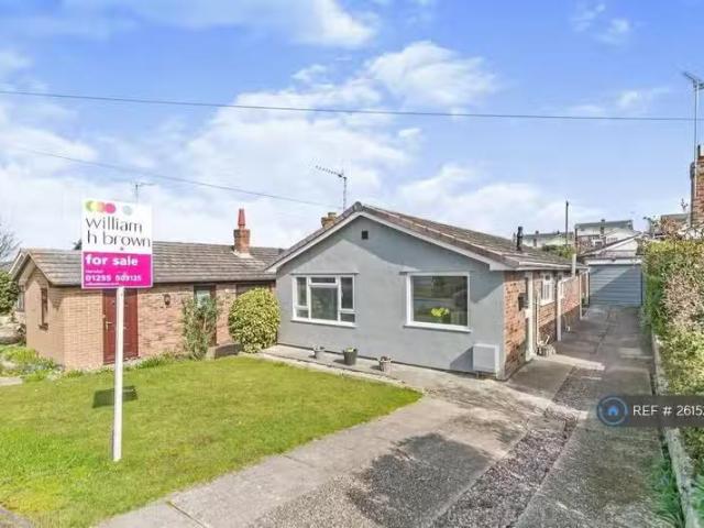 Deal! 1 BA 3 bedroom bungalow for rent in The Vineway, Harwich.
