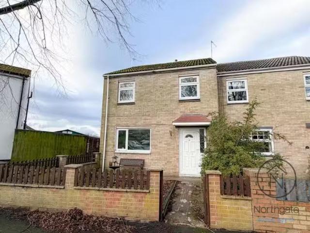 Unique 1 BA 3 bedroom end of terrace house for rent in Saxon G.