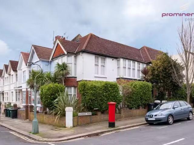 Cheap 1 BA 3 bedroom flat for rent in Lyndhurst Road, Hove, BN3