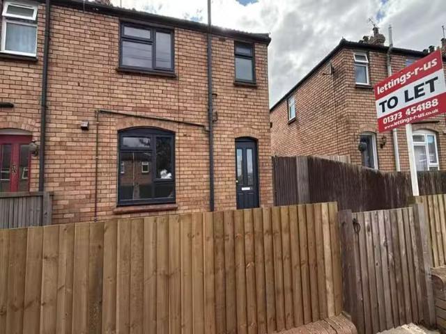 Cozy 1 BA 3 bedroom house for rent in Woodland Road, Frome, S.