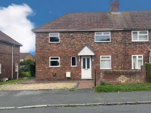 Rental! 1 BA 3 bedroom house for rent in Uplands Road, Hillfie.