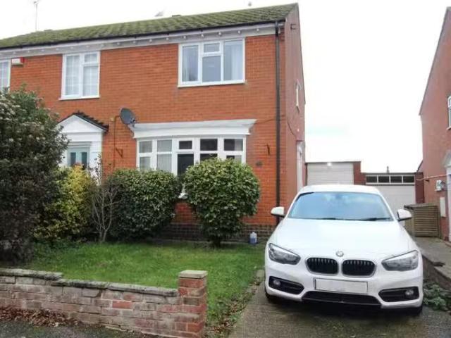 New 1 BA 3 bedroom semi detached house for rent in The Horsham.
