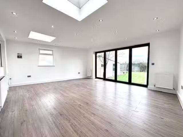 Unique 1 BA 3 bedroom semi detached house for rent in Westpole.