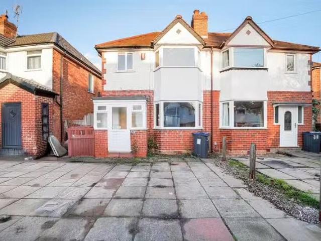 Charming 1 BA 3 bedroom semi detached house for rent in Woodva.
