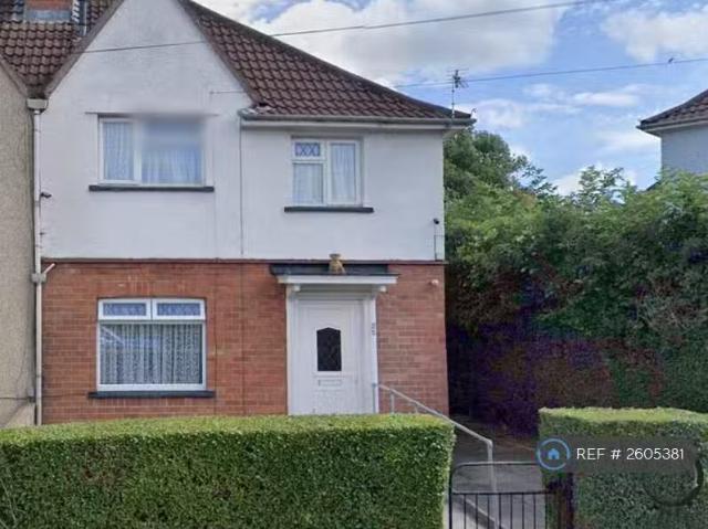 Cozy 1 BA 3 bedroom semi detached house for rent in Chilton Ro.