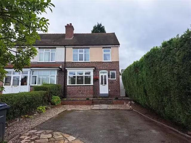 For Rent! 1 BA 3 bedroom semi detached house for rent in Clare.