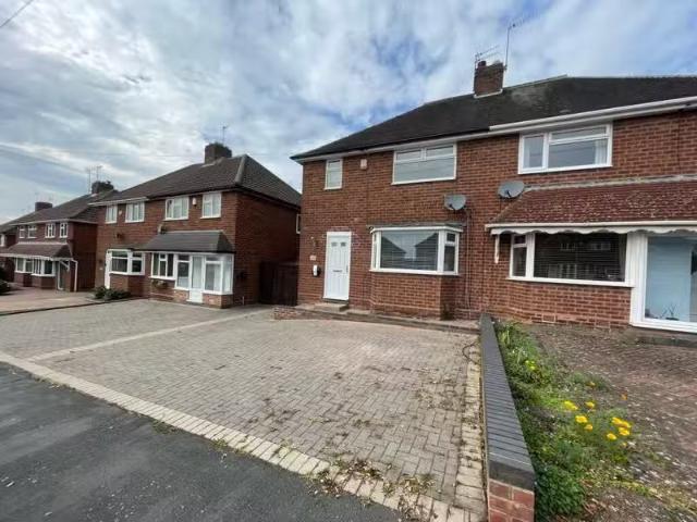 New 1 BA 3 bedroom semi detached house for rent in Hillingford.