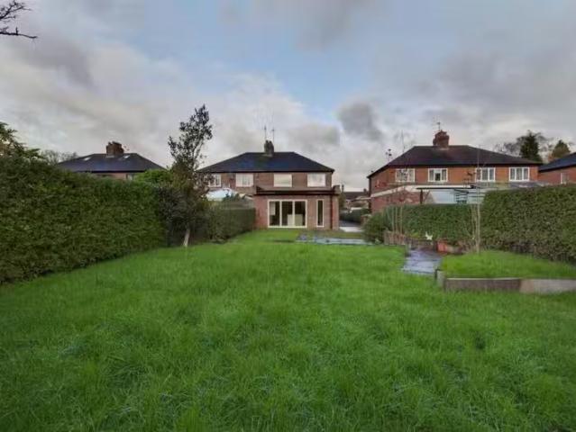 Rental! 1 BA 3 bedroom semi detached house for rent in Leek Ro.