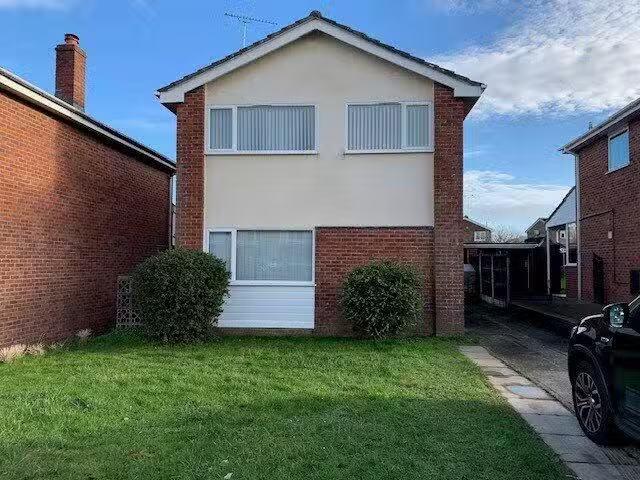 Cozy 1 BA 3 bedroom semi detached house for rent in Newton Gre.