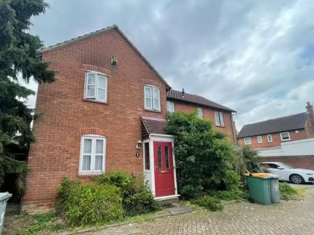 Nice 1 BA 3 bedroom semi detached house for rent in St. Michae.