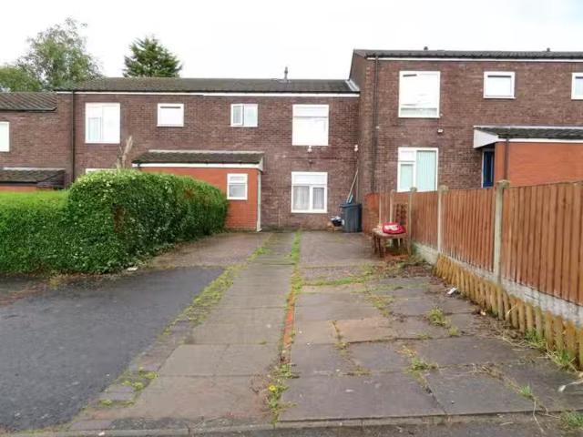 Unique 1 BA 3 bedroom terraced house for rent in Camrose Croft.