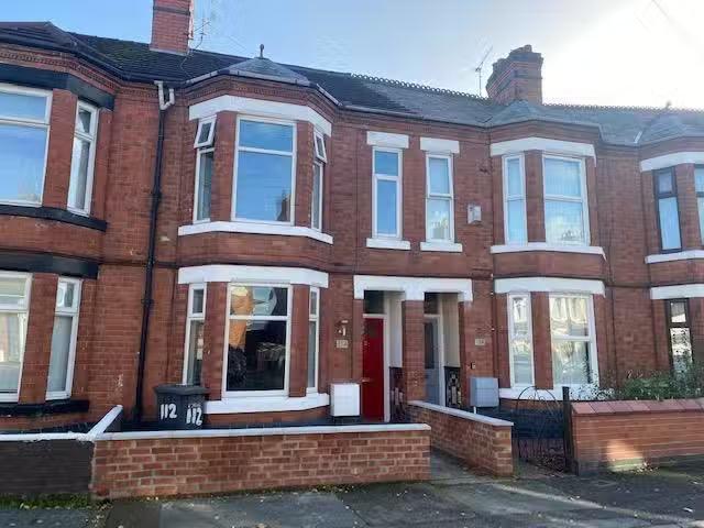Unique 1 BA 3 bedroom terraced house for rent in Bedford Stree.