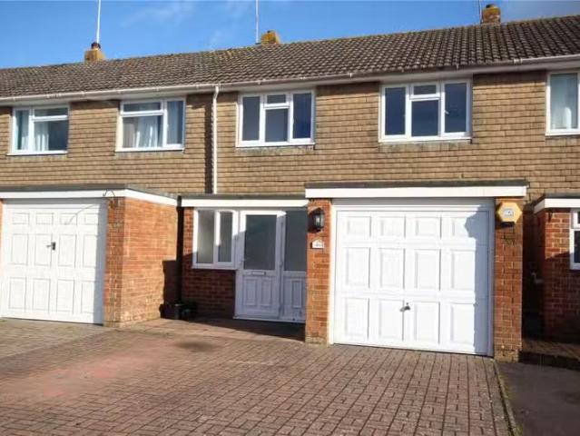 Nice 1 BA 3 bedroom terraced house for rent in Hightown Garden.