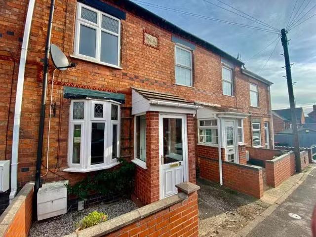For Rent! 1 BA 3 bedroom terraced house for rent in The Gullet.