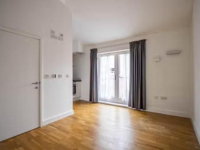 Just in! 1 BA Studio flat for rent in Union Road, Cambridge, CB2