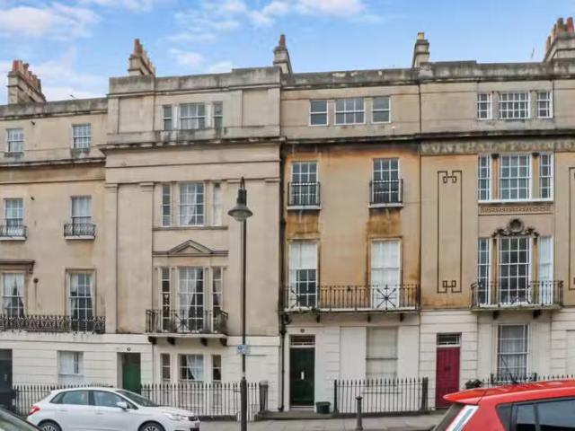 Cheap 1 bedroom apartment for rent in Cleveland Place West, Ba.