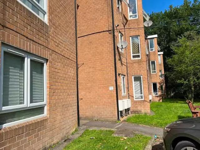 Cozy 1 bedroom flat for rent in Braybrook Court, Bradford, Wes.