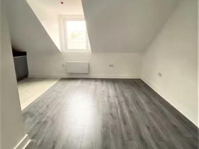 Cozy 1 bedroom flat for rent in High Street, Barry, Vale Of Gl.