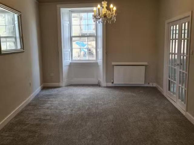 Just in! 1 bedroom flat for rent in Nethergate, Dundee, DD1