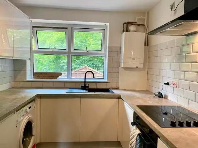 Cozy 1 bedroom house of multiple occupation for rent in Parkla.