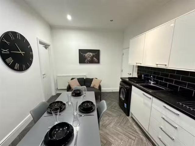 For Rent! 1 bedroom house share for rent in Berry Street, Burn.