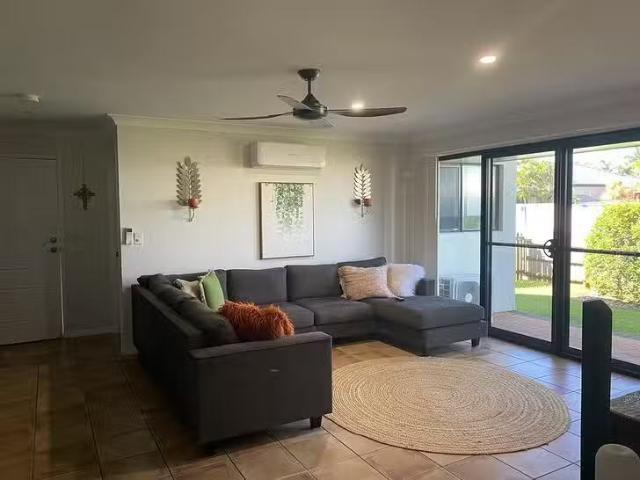 Nice 1 Belmonte Drive, Coral Cove, QLD 4670