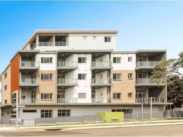 Just in! 1 BR 403/1 Cambridge Street, Merrylands Apartment for.