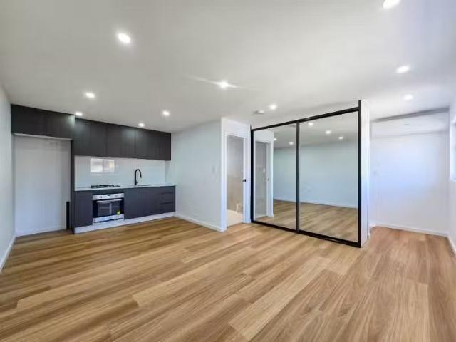 New 1 BR 40a Islington Street, DENHAM COURT Apartment for rent.