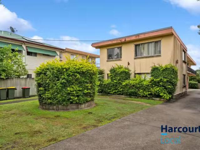 Cheap 1 BR 4/10 Noble Street, CLAYFIELD, QLD 4011 Unit for R.