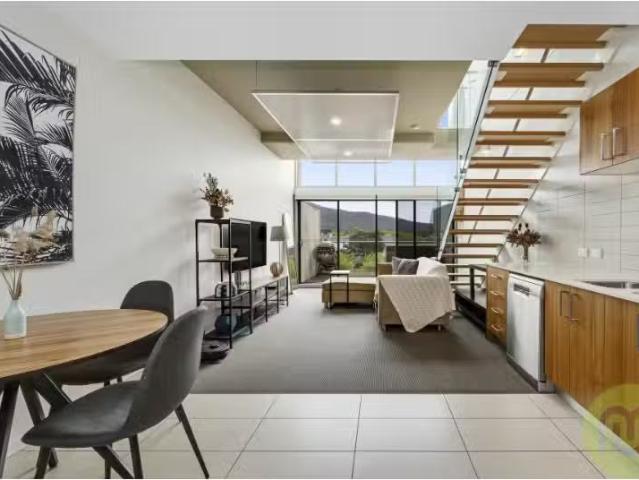 Charming 1 BR 430/24 Lonsdale Street, Braddon Apartment for re.