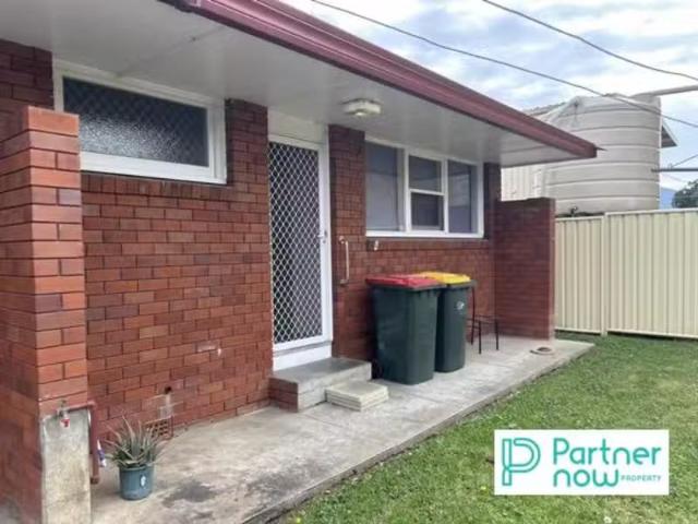 Charming 1 BR 4/96 Belmore Street, TAMWORTH Apartment for rent.