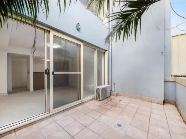 Unique 1 BR 4/9 Alexander Street, Crows Nest Apartment for ren.