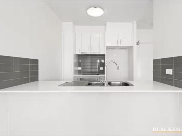 Unique 1 BR 64/170 Flemington Road, Harrison Apartment for ren.
