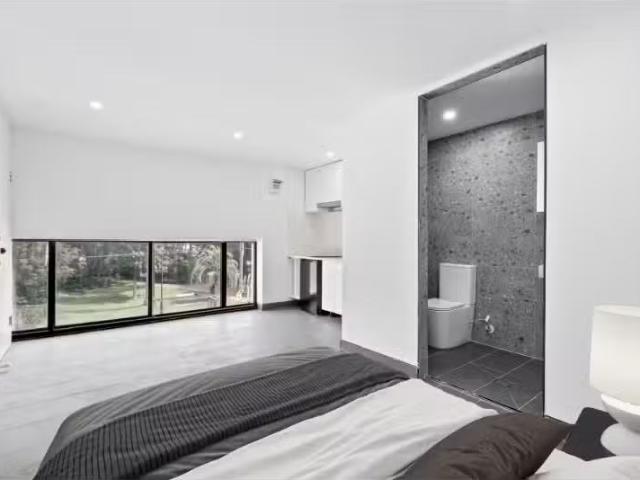 Cheap 1 BR 66A Burwood Road, Burwood Apartment for rent Liste.
