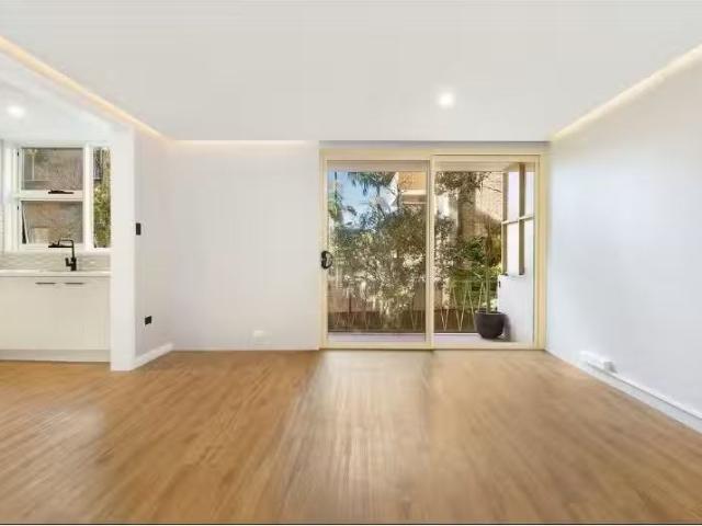 Rental! 1 BR 8/31 Gladstone Street, Newport Apartment for rent.