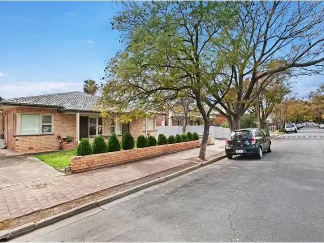 Just in! 1 BR 8/38 Fashoda Street, Hyde Park Apartment for ren.