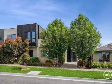 For Rent! 1 BR 8 Damask Way, Mernda, VIC 3754