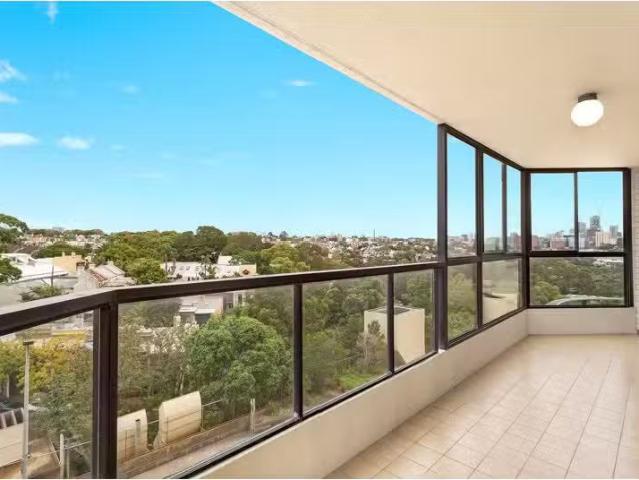 Unique 1 BR 910/180 Ocean Street, Edgecliff Apartment for rent.