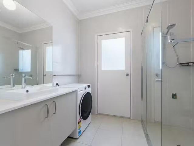 Cozy 1 BR 9A Moonie Ave, MURARRIE, QLD 4172 Studio for Rent