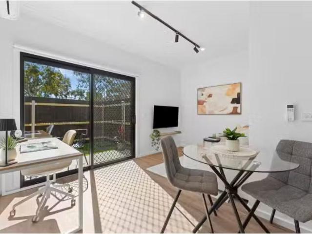 Unique 1 BR 13 View Street, Kangaroo Flat Apartment for rent.