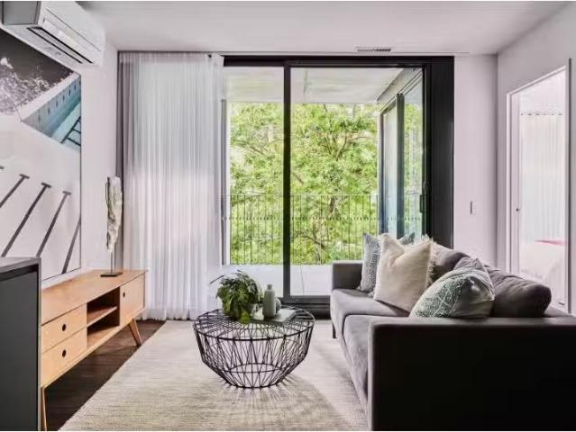 Charming 1 BR 1004/81 Cooyong Street, City Apartment for rent.