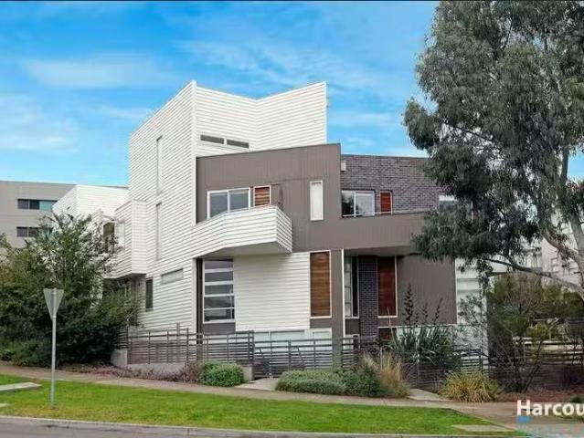 Unique 1 BR 106/50 Janefield Drive, Bundoora, VIC 3083 Apart.