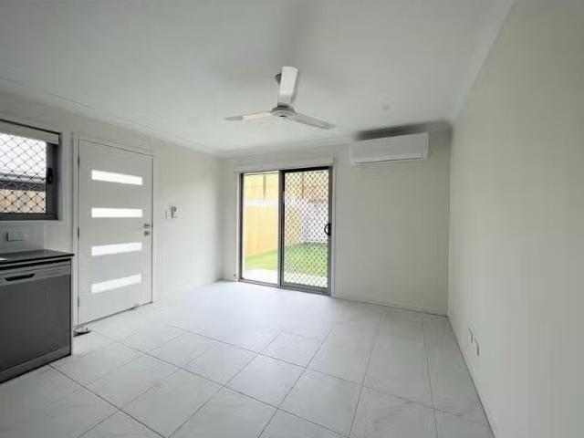 For Rent! 1 BR 10A Georgia Street, FLINDERS VIEW, QLD 4305 H.