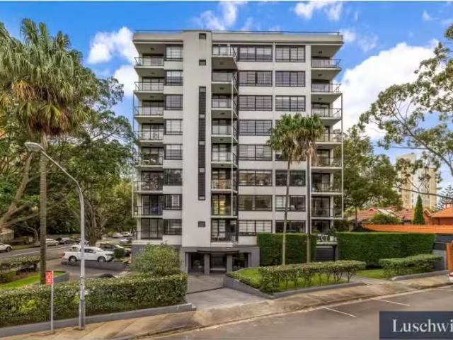 Unique 1 BR 14/107 Darling Point Road, Darling Point Apartment.