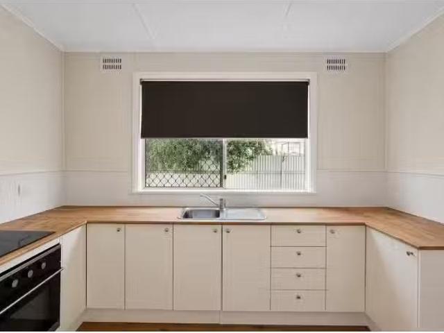 Cheap 1 BR 1/8 Brand Street, Moree Apartment for rent Listed.