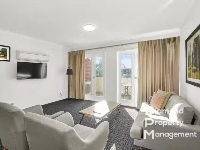 Rental! 1 BR 19 Walpole Street, Kew, VIC 3101