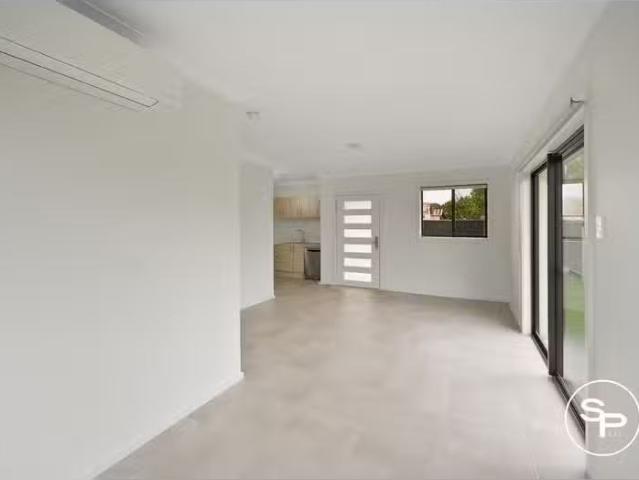 For Rent! 1 BR 19B Ettlesdale Road, Spring Farm House for rent.